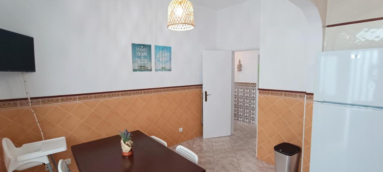 Casa "Os Amados" Apartment Albufeira Luaran gambar